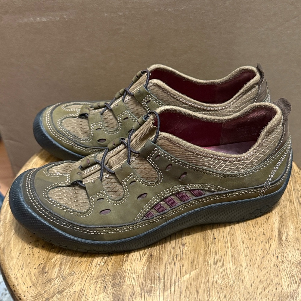 Privo By Clarks Shoes Womens 9.5 Casual Slip On Shoes Brown Suede Leather Hiking